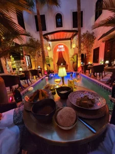 Lire la suite à propos de l’article Le  Bistrot Arabe